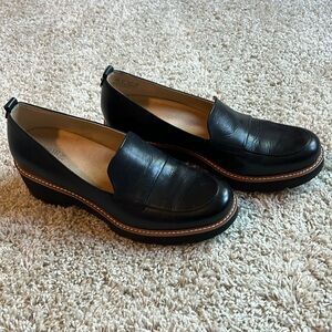 Naturalizer Black Leather Platform Loafers with Tan Stitching